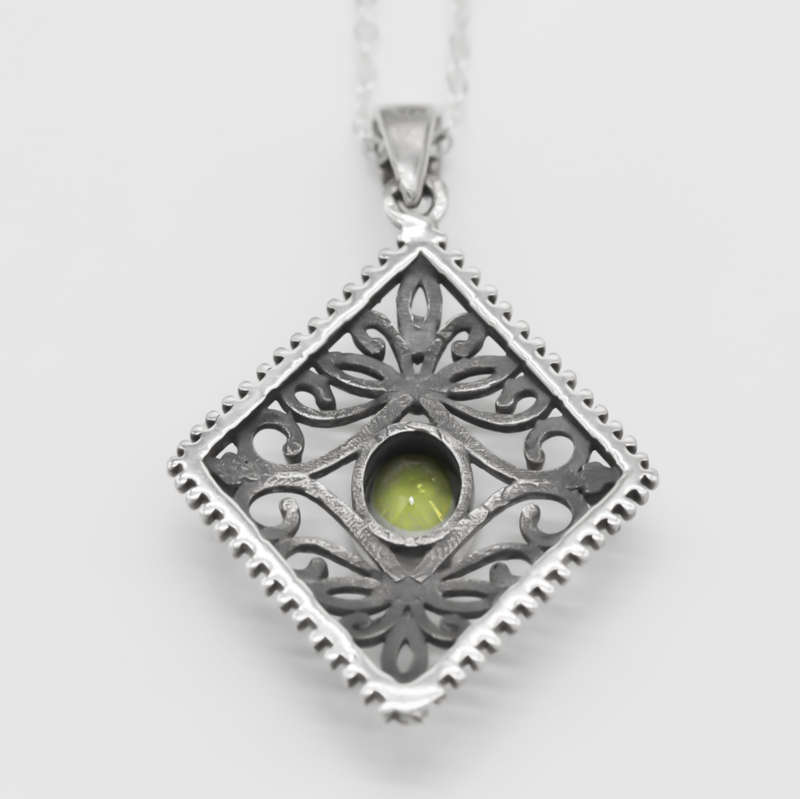 NATURAL PERIDOT STERLING SILVER PENDANT NECKLACE WITH INTRICATE OPENWORK DETAIL