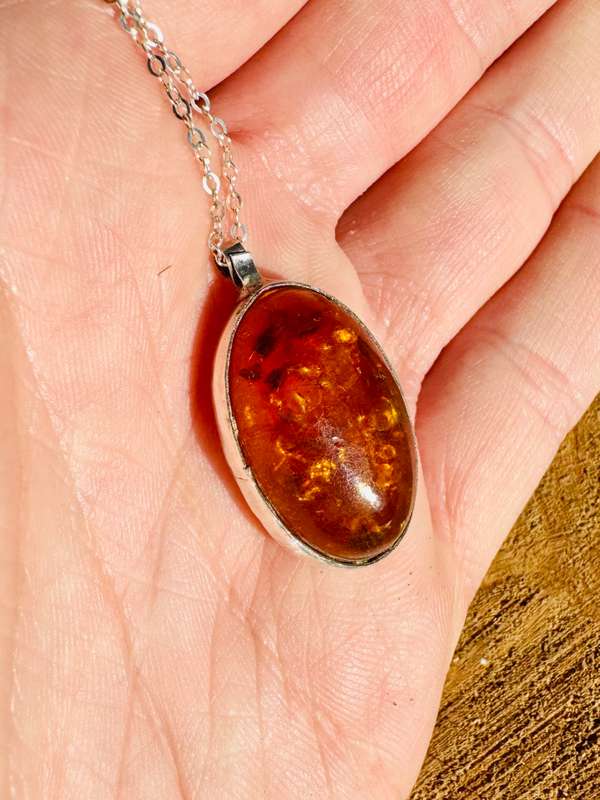 HONEY HUE NATURAL AMBER SOLID STERLING SILVER PENDANT NECKLACE