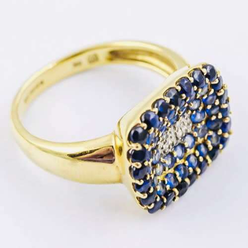 VINTAGE ENGLISH SAPPHIRE AND DIAMOND CLUSTER 9CT YELLOW GOLD RING * JEWELLER EVALUATION R18`000*