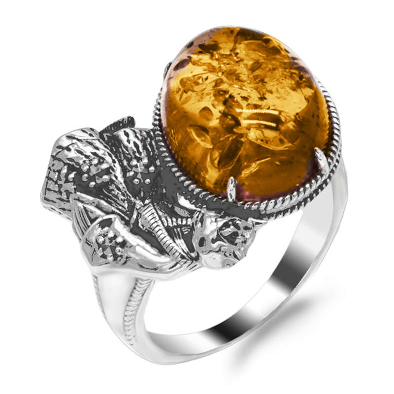 HANDCRAFTED NATURAL BALTIC AMBER STERLING SILVER RING WITH JAPANESE KIMONO CAT DESIGN FEATURE