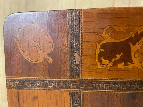 INLAID MUSICAL JEWELRY BOX.