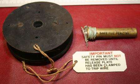 TRIP-WIRE & PULL SWITCH, SADF-ARMY; CIRCA 1968, BUSH WAR.