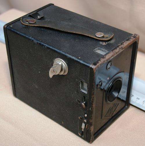 Agfa Box 44, 120 Roll Film Box Camera (1932-1936)