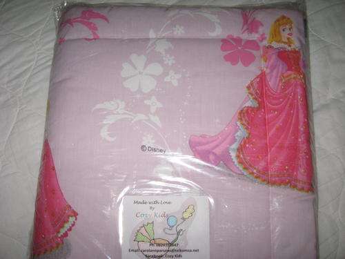 Kiddies comforter with pink bumper