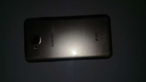 Galaxy J7 16GB - Cracked Screen