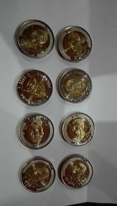 8 x Mandela R5 Coin
