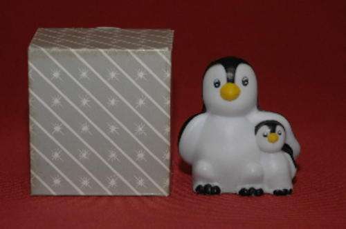 Penguins - put a few spoons of bicarb inside base, and keep your fridge free of odours.