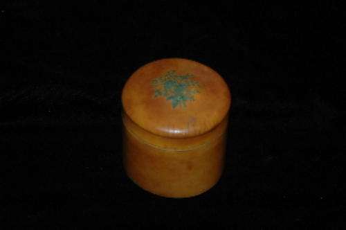 Vintage container 65mm high made of horn with inlaid eidelweis motif.