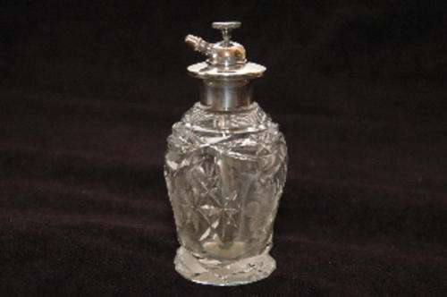 Vintage scent bottle with atomiser, Sterling Silver top, makers mark, 15cm tall NB base chipped