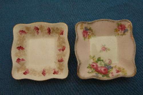 2 little dishes 100mm sq by Foley of England