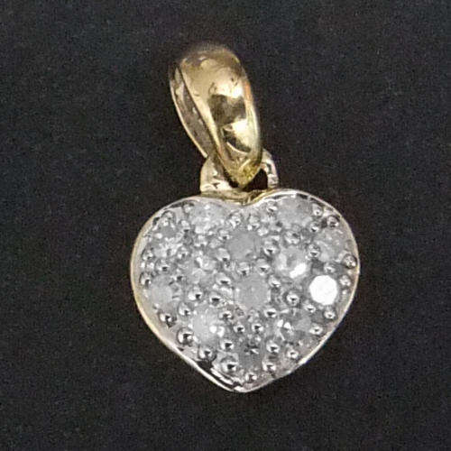 100% REAL, SOLID 10KT YELLOW GOLD NATURAL DIAMONDS PENDANT