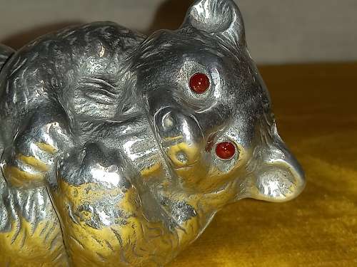 ARTHUR COURT SIGNED BEAR WITH PAW IN MOUTH PAPERWEIGHT