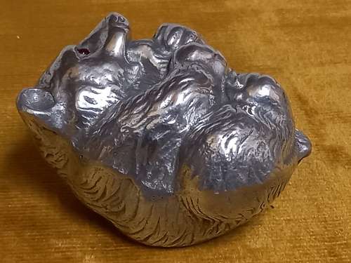 ARTHUR COURT SIGNED BEAR WITH PAW IN MOUTH PAPERWEIGHT