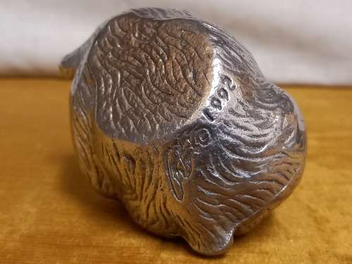 ARTHUR COURT SIGNED BEAR WITH PAW IN MOUTH PAPERWEIGHT