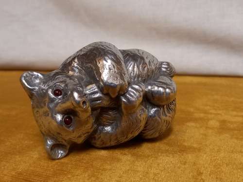 ARTHUR COURT SIGNED BEAR WITH PAW IN MOUTH PAPERWEIGHT