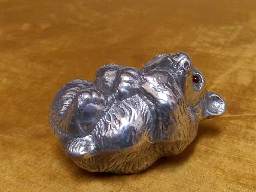 ARTHUR COURT SIGNED BEAR WITH PAW IN MOUTH PAPERWEIGHT