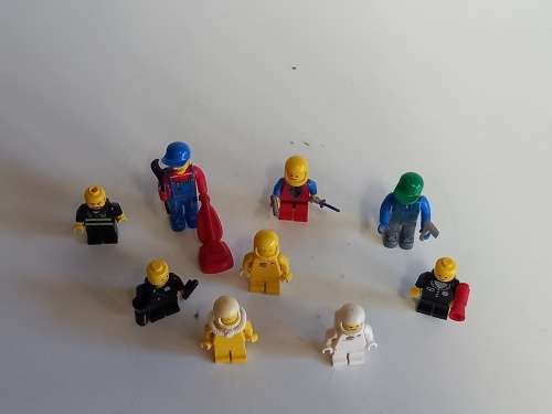Six Lego branded Minifigures & non-branded Minifigures + Accessories