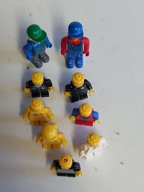 Six Lego branded Minifigures & non-branded Minifigures + Accessories