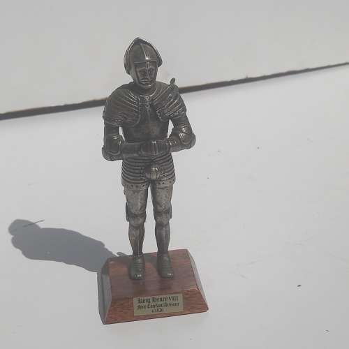 King Henry VIII mini statue
