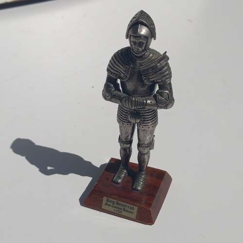 King Henry VIII mini statue