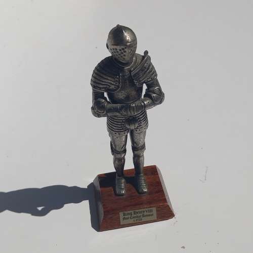 King Henry VIII mini statue