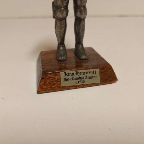 King Henry VIII mini statue