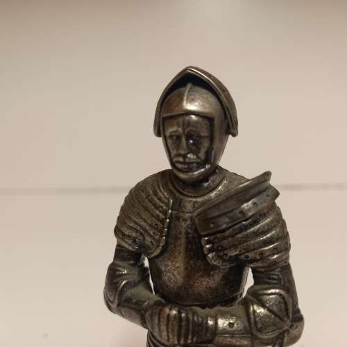 King Henry VIII mini statue