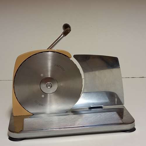 Pineware Bread/Cold Meat Slicer