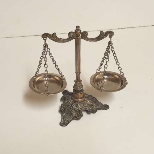 Vintage Metal Scale of Justice  Made in Italy