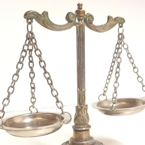 Vintage Metal Scale of Justice  Made in Italy