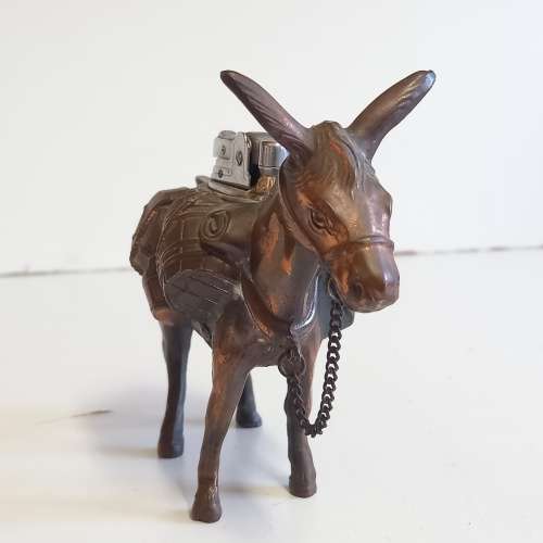 Vintage Van Hunks Ornate Mule Table Lighter - Works