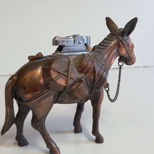 Vintage Van Hunks Ornate Mule Table Lighter - Works