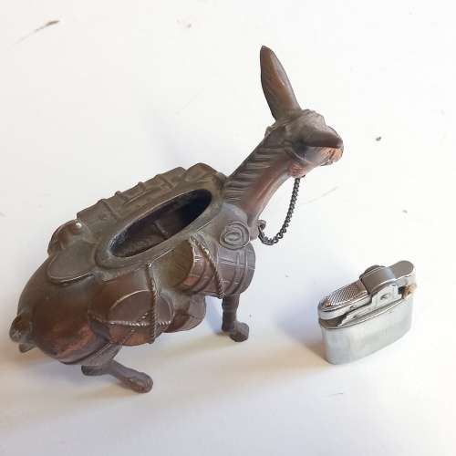 Vintage Van Hunks Ornate Mule Table Lighter - Works