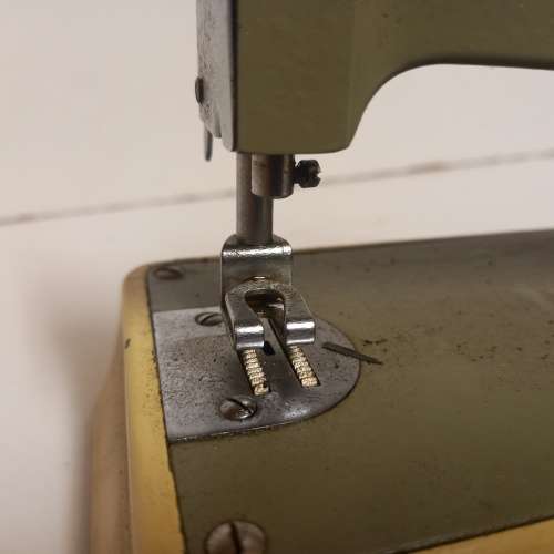 NECCHI TRAINER VINTAGE MINI SEWING MACHINE MADE IN ITALY