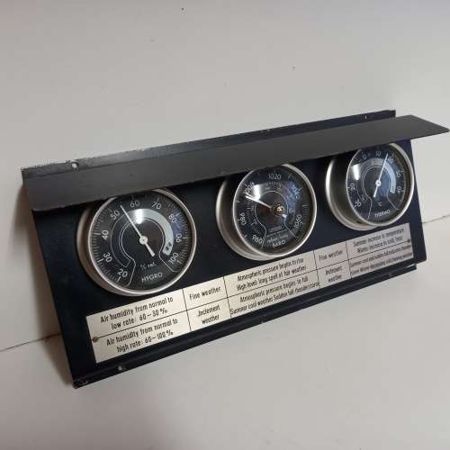 HUGER WEATHERSTATIION  BAROMETER, THERMOMETER and HYGROMETER