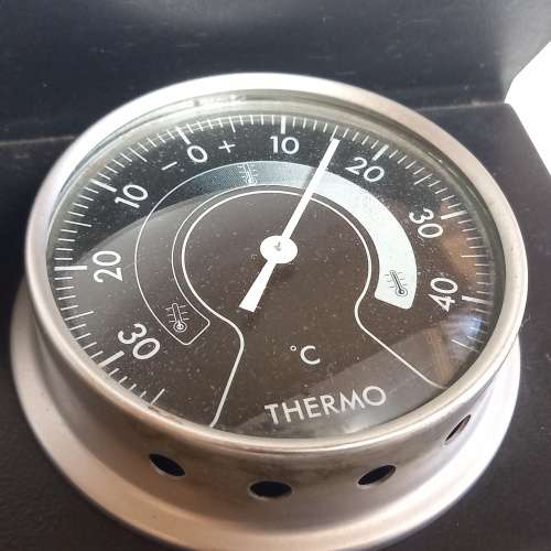 HUGER WEATHERSTATIION  BAROMETER, THERMOMETER and HYGROMETER