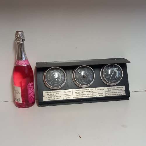 HUGER WEATHERSTATIION  BAROMETER, THERMOMETER and HYGROMETER