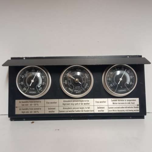 HUGER WEATHERSTATIION  BAROMETER, THERMOMETER and HYGROMETER
