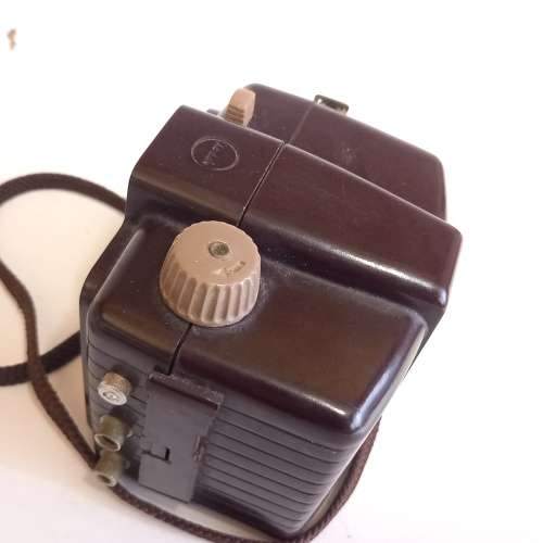 VINTAGE KODAK BROWNIE HOLIDAY FLASH CAMERA