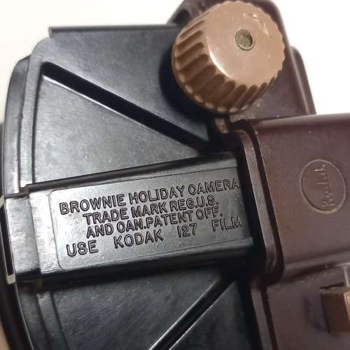 VINTAGE KODAK BROWNIE HOLIDAY FLASH CAMERA