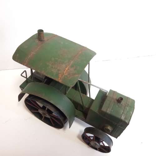 VINTAGE TIN PLATE TRACTOR