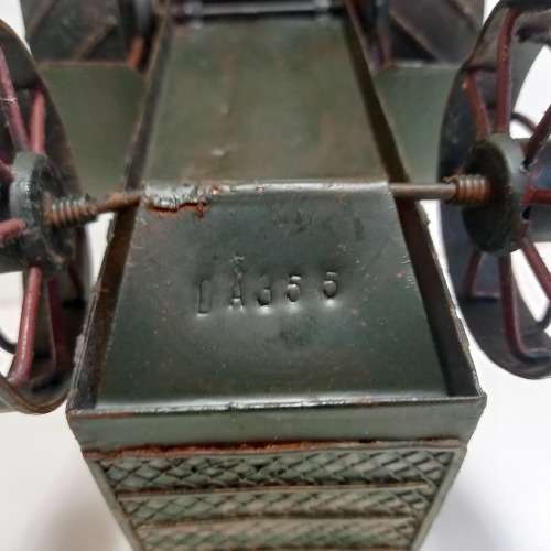 VINTAGE TIN PLATE TRACTOR