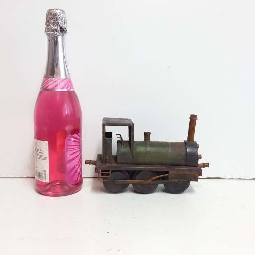 VINTAGE TIN PLATE TRAIN