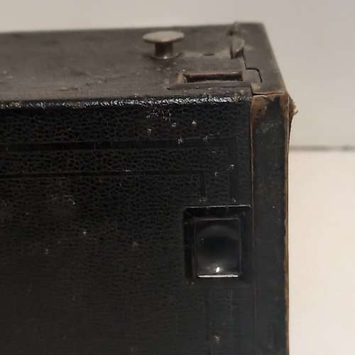 ANTIQUE KODAC BROWNIE NO2 MODEL F BOX CAMERA  MADE IN USA
