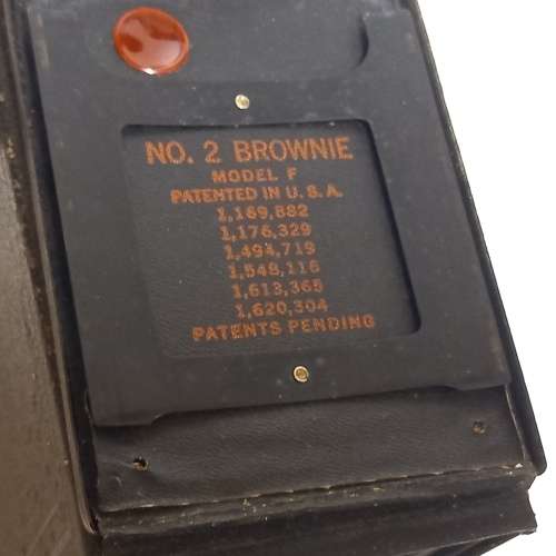 ANTIQUE KODAC BROWNIE NO2 MODEL F BOX CAMERA  MADE IN USA