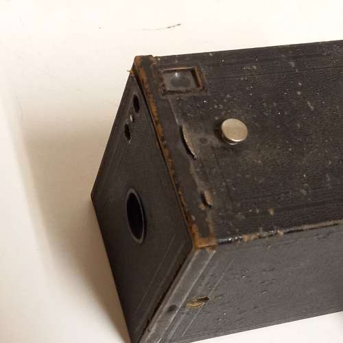 ANTIQUE KODAC BROWNIE NO2 MODEL F BOX CAMERA  MADE IN USA