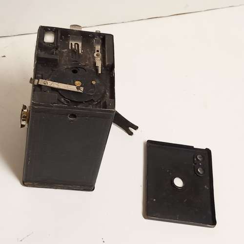 ANTIQUE KODAC BROWNIE NO2 MODEL F BOX CAMERA  MADE IN USA