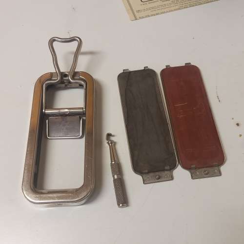 SUPERB VINTAGE ROLLS IMPERIAL NO2 1950S SAFETY RAZOR