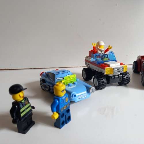 LEGO VEHICLES AND FIVE LEGO MINIFIGURES WITH EXTRA