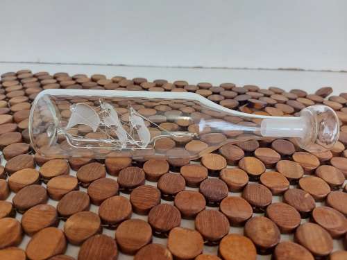EXQUISITE SHIP IN A BOTTLE  GLASS BLOWN